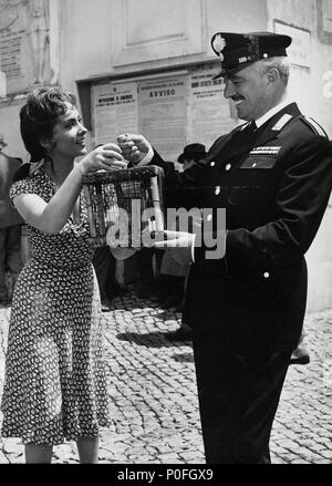 Film Original Titre : VOLET, AMORE E FANTASIA. Titre en anglais : pain, d'AMOUR ET DE RÊVES. Directeur de film : Luigi Comencini. Année : 1953. Stars : Vittorio de Sica, Gina Lollobrigida. Album / TITANUS Crédit : Banque D'Images