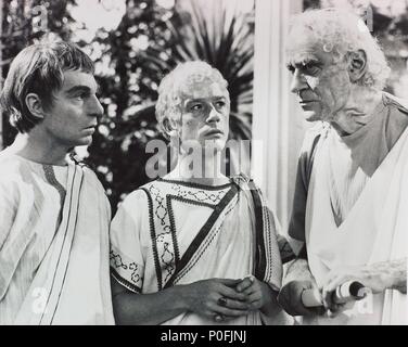 Titre original : I, CLAUDIUS-TV. Titre en anglais : I, CLAUDIUS-TV. Directeur de film : HERBERT WISE. Année : 1976. Stars : John Hurt, GEORGE BAKER, DEREK JACOBI. Credit : BBC/LONDON FILM PRODUCTIONS / Album Banque D'Images