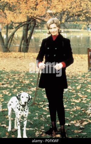 Film Original Titre : Les 101 dalmatiens. Titre en anglais : Les 101 dalmatiens. Directeur : Stephen Herek Film. Année : 1996. Stars : JOELY RICHARDSON. Credit : WALT DISNEY PRODUCTIONS / COOTE, CLIVE / Album Banque D'Images