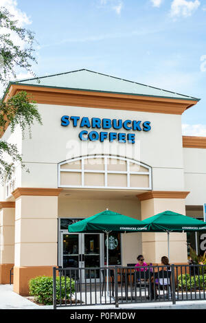 Vero Beach Florida, Starbucks Coffee, café, café, café, extérieur, entrée, panneau, parasols, FL170725050 Banque D'Images