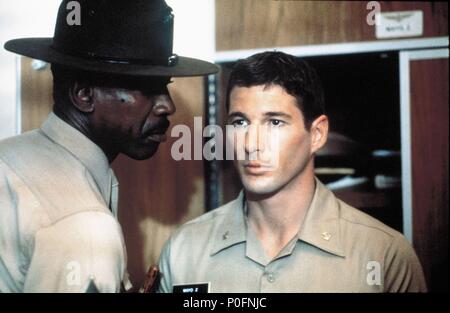 Titre original : UN OFFICIER ET UN GENTLEMAN. Titre en anglais : UN OFFICIER ET UN GENTLEMAN. Film Réalisateur : TAYLOR HACKFORD. Année : 1982. Stars : LOUIS GOSSETT JR. ; RICHARD GERE. Credit : PARAMOUNT PICTURES / Album Banque D'Images