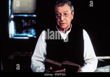 Titre original : LE CIDER HOUSE RULES. Titre en anglais : L'CIDER HOUSE RULES. Film Réalisateur : Lasse Hallstrom. Année : 1999. Stars : Michael Caine. Copyright : Editorial l'intérieur uniquement. C'est un document distribué au public. Les droits d'accès uniquement, aucune licence de droit d'auteur prévue. Autorisation obligatoire à l'icône visuelle (www.visual-icon.com) est requise pour la reproduction de cette image. Credit : MIRAMAX / VAUGHAN, Stephen / Album Banque D'Images