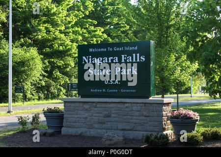 La Niagara Falls State Park près de l'entrée de l'île Goat Banque D'Images