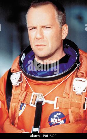 Titre original : Armageddon. Titre en anglais : Armageddon. Film Réalisateur : MICHAEL BAY. Année : 1998. Stars : Bruce Willis. Credit : Touchstone Pictures / Album Banque D'Images