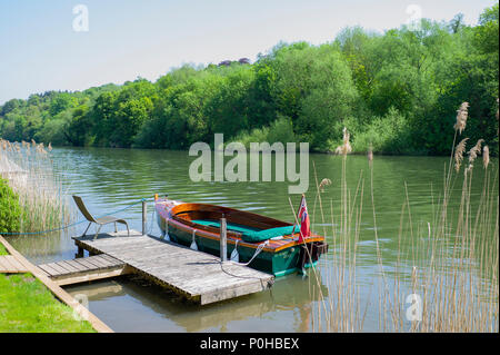 Maidenhead, Berkshire. Royaume-uni, 'la' Mary Anne amarré au bord de la Thames Path. Tamise. Beaconsfield atteindre. Lundi 07/05/2018 © Peter Spurr Banque D'Images