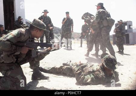 Titre original : Heartbreak Ridge. Titre en anglais : Heartbreak Ridge. Film Réalisateur : CLINT EASTWOOD. Année : 1986. Credit : MALPASO/Warner Brothers / Album Banque D'Images