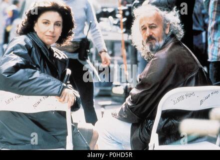 Titre original : Secretos del Corazon. Titre en anglais : LES SECRETS DU COEUR. Directeur de film : Montxo Armendariz. Année : 1997. Stars : CHARO LOPEZ ; Montxo Armendariz. Credit : AIETE FILMS / ISASI, Teresa / Album Banque D'Images