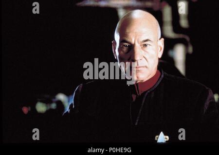 Titre original : STAR TREK : FIRST CONTACT. Titre en anglais : STAR TREK : FIRST CONTACT. Directeur de film : Jonathan Frakes. Année : 1996. Stars : PATRICK STEWART. Credit : PARAMOUNT PICTURES / Album Banque D'Images