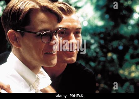 Titre original : Le talentueux Mr Ripley. Titre en anglais : Le talentueux Mr Ripley. Film Réalisateur : ANTHONY MINGHELLA. Année : 1999. Stars : Jude Law, Matt Damon. Copyright : Editorial l'intérieur uniquement. C'est un document distribué au public. Les droits d'accès uniquement, aucune licence de droit d'auteur prévue. Autorisation obligatoire à l'icône visuelle (www.visual-icon.com) est requise pour la reproduction de cette image. Credit : PARAMOUNT PICTURES / Album Banque D'Images