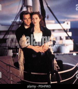 Film Original Titre : TITANIC. Titre en anglais : TITANIC. Directeur de film : JAMES CAMERON. Année : 1997. Stars : LEONARDO DICAPRIO, Kate Winslet. Credit : PARAMOUNT/20TH CENTURY FOX / Album Banque D'Images