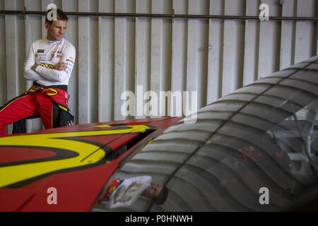 Brooklyn, Michigan, USA. 8 juin, 2018. Jamie McMurray (1) se prépare à la pratique pour l'FireKeepers Casino 400 au Michigan International Speedway à Brooklyn, Michigan. Crédit : Stephen A. Arce/ASP/ZUMA/Alamy Fil Live News Banque D'Images