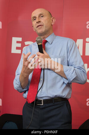 Queens Walk Community Centre, Nottingham, Nottinghamshire, Angleterre, Royaume-Uni. 9ème.juin 2018. Partie de la main-d'événement. John Healey, Shadow Secrétaire d'État au logement, s'exprimant lors de la partie du travail du gouvernement local jours. Alan Beastall/Alamy Live News Banque D'Images