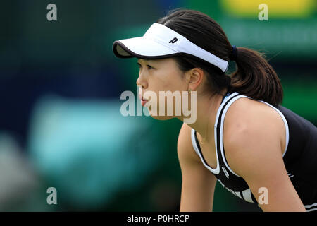 Centre de tennis de Nottingham, Nottingham, Royaume-Uni. 9 juin, 2018. Miharu Imanishi du Japon : Action Crédit service attend Plus Sport/Alamy Live News Banque D'Images