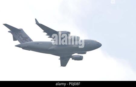 Londres, Royaume-Uni. 9 juin 2018. ZZ176 Royal Air Force (RAF) Boeing C-17A Globemaster III, avec l'escadron 99 couleurs du centenaire sur la queue dans le défilé de la parade de la couleur. Londres. UK. 09/06/2018. Credit : Sport en images/Alamy Live News Banque D'Images