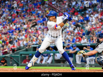 Jun 08, 2018 : Texas varie de cogneur Ronald Guzman # 67 au bâton lors d'un match entre la MLB Astros de Houston et les Texas Rangers à Globe Life Park à Arlington, TX Houston Texas défait 7-3 Albert Pena/CSM Crédit : Cal Sport Media/Alamy Live News Banque D'Images