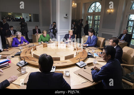 LA MALBAIE, QC - 08 & 09 Juin : Le président Donald J. Trump rejoint d'autres dirigeants du G7 au G7 Séance de travail II le vendredi 8 juin 2018, au Fairmont Le Manoir Richelieu dans Charlevoix, Québec, Canada Les gens : le Président Donald Trump Credit : tempêtes Media Group/Alamy Live News Banque D'Images