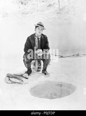 Film Original Titre : LE GRAND NORD. Titre en anglais : LE GRAND NORD. Directeur de film : Buster Keaton. Année : 1922. Stars : Buster Keaton. Credit : Buster Keaton PROD. / Album Banque D'Images