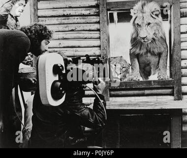 Film Original Titre : HISTOIRE DU CINÉMA : RODAJES. Titre en anglais : HISTOIRE DU CINÉMA : RODAJES. Banque D'Images