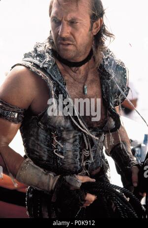 Titre original : Waterworld. Titre en anglais : Waterworld. Directeur de film : Kevin Reynolds. Année : 1995. Stars : Kevin Costner. Credit : UNIVERSAL PICTURES / VERRE, BEN / Album Banque D'Images