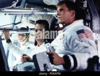 Titre original : Apollo 13. Titre en anglais : Apollo 13. Film Réalisateur : Ron Howard. Année : 1995. Stars : Tom Hanks, BILL PAXTON, Kevin Bacon. Credit : United International Pictures / Album Banque D'Images