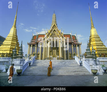 Historique 1995 temple Wat Phra Kaeo BANGKOK THAÏLANDE GRAND PALACE Banque D'Images