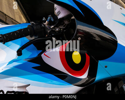 Moto électrique Mugen, TT Zero, Isle of Man TT 2018. Tourist Trophy Road race, fosses / paddock Banque D'Images