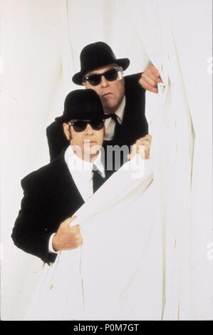 Titre original : Blues Brothers 2000. Titre en anglais : Blues Brothers 2000. Film Réalisateur : John Landis. Année : 1998. Stars : John Goodman ; Dan AYKROYD. Credit : blanc, TIMOTHY / Album Banque D'Images