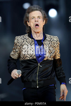 Mick Jagger des Rolling Stones pendant leur concert au stade de Murrayfield à Édimbourg, en Écosse. Banque D'Images