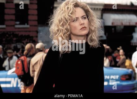 Titre original : GLORIA. Titre en anglais : GLORIA. Film Réalisateur : Sidney Lumet. Année : 1999. Stars : Sharon Stone. Credit : HAMILL, BRIAN / Album Banque D'Images