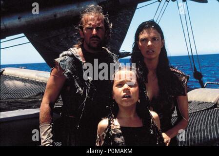 Titre original : Waterworld. Titre en anglais : Waterworld. Directeur de film : Kevin Reynolds. Année : 1995. Stars : Kevin Costner, Jeanne Tripplehorn, TINA MAJORINO. Credit : UNIVERSAL PICTURES / VERRE, BEN / Album Banque D'Images