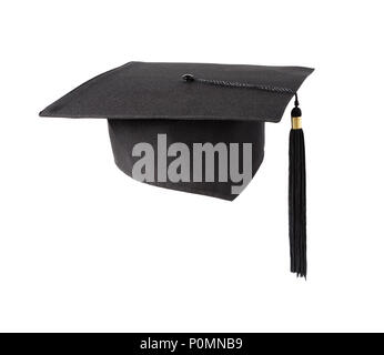 Carré noir chapeau diplômé universitaire (hat) avec un gland isolé sur fond blanc Banque D'Images