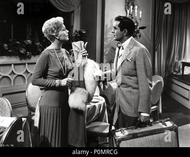 Film Original Title : L'HISTOIRE POUR PROTESTER CONTRE EDDY. Titre en anglais : L'HISTOIRE POUR PROTESTER CONTRE EDDY. Directeur de film : GEORGE SIDNEY. Année : 1956. Stars : Kim Novak ; TYRONE POWER. Credit : Columbia Pictures / Album Banque D'Images