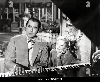 Film Original Title : L'HISTOIRE POUR PROTESTER CONTRE EDDY. Titre en anglais : L'HISTOIRE POUR PROTESTER CONTRE EDDY. Directeur de film : GEORGE SIDNEY. Année : 1956. Stars : Kim Novak ; TYRONE POWER. Credit : Columbia Pictures / Album Banque D'Images