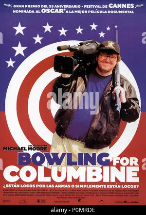 Titre original : Bowling for Columbine. Titre en anglais : Bowling for Columbine. Film Réalisateur : Michael Moore. Année : 2002. Credit : Metro Goldwyn Mayer / Album Banque D'Images