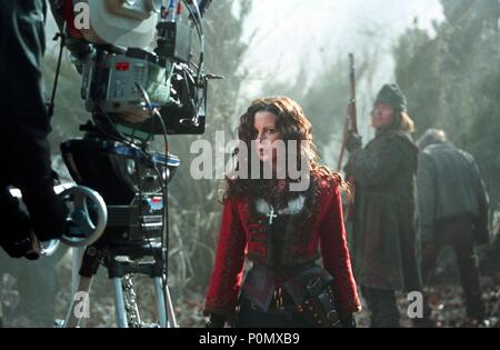 Titre original : VAN HELSING. Titre en anglais : VAN HELSING. Directeur de film : Stephen Sommers. Année : 2004. Stars : Kate Beckinsale. Credit : UNIVERSAL / MASI, FRANK / Album Banque D'Images