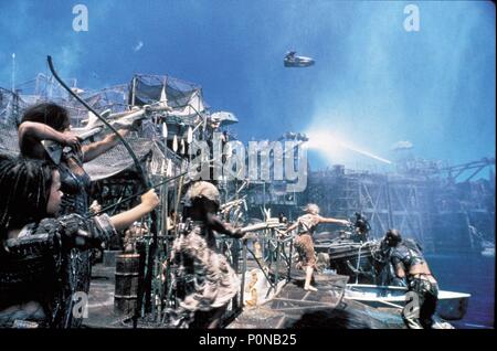 Titre original : Waterworld. Titre en anglais : Waterworld. Directeur de film : Kevin Reynolds. Année : 1995. Credit : UNIVERSAL PICTURES / VERRE, BEN / Album Banque D'Images