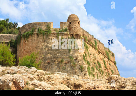 Les murs du vieux fort à Rethymno sur une journée ensoleillée Banque D'Images