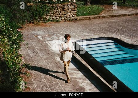 Titre original : PISCINE. Titre en anglais : PISCINE. Film Réalisateur : François Ozon. Année : 2003. Stars : Charlotte Rampling. Credit : FOCUS / Album Banque D'Images