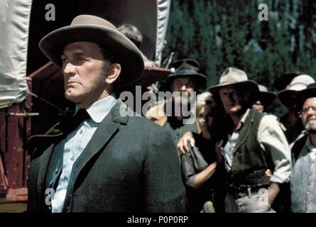 Titre original : la route de l'Ouest. Titre en anglais : la route de l'Ouest. Directeur de film : Andrew C. MCLAGLEN. Année : 1967. Stars : KIRK DOUGLAS. Credit : HAROLD HECHT / United Artists / Album Banque D'Images