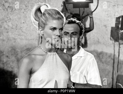 Titre original : LE JOUR OÙ LES POISSONS SONT SORTIS. Titre en anglais : LE JOUR OÙ LES POISSONS SONT SORTIS. Directeur : MICHALIS KAKOYANNIS Film. Année : 1967. Stars : Candice Bergen ; MICHALIS KAKOYANNIS. Crédit : 20TH CENTURY FOX / Album Banque D'Images