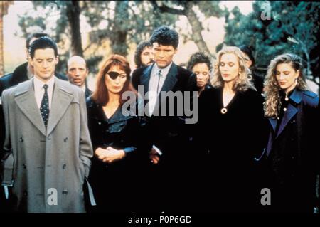Titre original : Twin Peaks. Titre en anglais : Twin Peaks. Directeur du film : David Lynch. Année : 1990. Stars : EVERETT MCGILL ; KYLE MACLACHLAN ; PEGGY LIPTON, Madchen Amick, WENDY ROBIE. Credit : LYNCH/FROST PRODUCTIONS / Album Banque D'Images