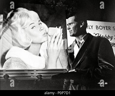 Titre original : THE THRILL OF IT ALL. Titre en anglais : THE THRILL OF IT ALL. Film Réalisateur : Norman JEWISON. Année : 1963. Stars : JAMES GARNER, Doris Day. Credit : UNIVERSAL PICTURES / Album Banque D'Images