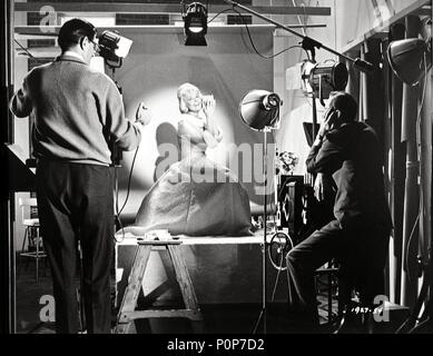 Titre original : THE THRILL OF IT ALL. Titre en anglais : THE THRILL OF IT ALL. Film Réalisateur : Norman JEWISON. Année : 1963. Stars : Doris Day. Credit : UNIVERSAL PICTURES / Album Banque D'Images