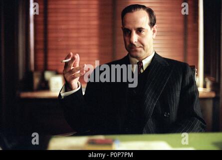 Titre original : ROAD TO PERDITION. Titre en anglais : ROAD TO PERDITION. Directeur du film : Sam Mendes. Année : 2002. Stars : Stanley Tucci. Credit : DREAMWORKS PICTURES/Twentieth Century Fox / Album Banque D'Images