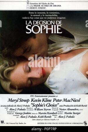 Titre original : SOPHIE'S CHOICE. Titre en anglais : SOPHIE'S CHOICE. Film Réalisateur : ALAN J. PAKULA. Année : 1982. Credit : ITC/UNIVERSAL / Album Banque D'Images