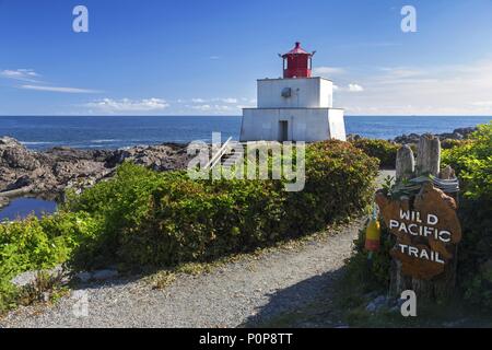 Amphitrite point Lighthouse Wild Pacific Hiking Trail Sign. Paysage pittoresque de la rive du Pacifique Ucluelet Île de Vancouver Horizon Colombie-Britannique Canada Banque D'Images