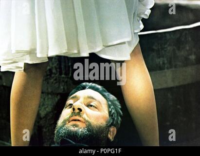 Titre original : SALO O LE 120 giornate di Sodoma. Titre en anglais : SALO, OU LES 120 JOURS DE Sodome. Film Réalisateur : Pier Paolo Pasolini. Année : 1975. Credit : PROD.EUROPEE ASSOCIATE/ARTISTES ASSOCIES / Album Banque D'Images