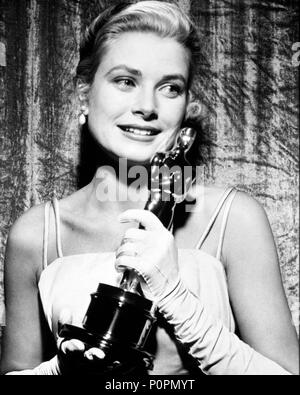 Description : La 27e Academy Awards / 1955. Grace Kelly, de la meilleure actrice pour "la fille de la campagne". Année : 1955. Stars : GRACE KELLY. Banque D'Images