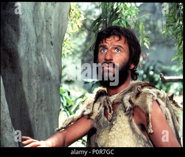 Titre original : CAVEMAN. Titre en anglais : CAVEMAN. Directeur de film : CARL GOTTLIEB. Année : 1981. Stars : Ringo Starr. Credit : United Artists / Album Banque D'Images