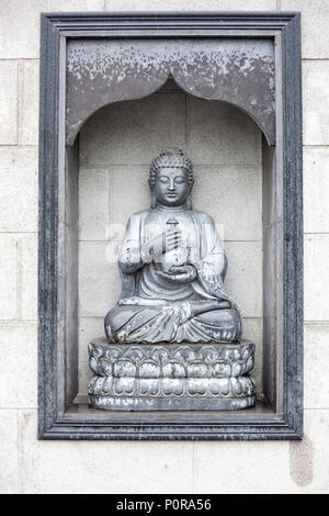 Nanjing, Jiangsu, Chine. Sculpture du Bouddha, Niushou Ashram bouddhiste de montagne. Banque D'Images